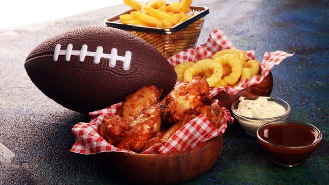 Image for article titled Don&#39;t Miss the Free and Cheap Food You Can Get for Super Bowl LVI