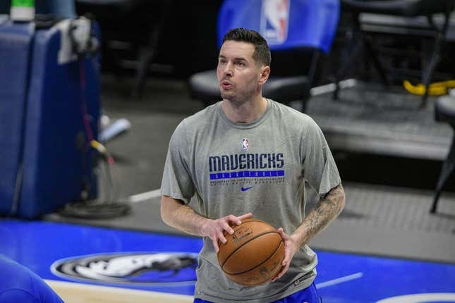 Apr 12, 2021; Dallas, Texas, USA; Dallas Mavericks guard JJ Redick (17) warms up before the game against the Philadelphia 76ers at the American Airlines Center.