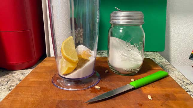 Image for article titled Turn a Whole Lemon Into a Glass of Lemonade