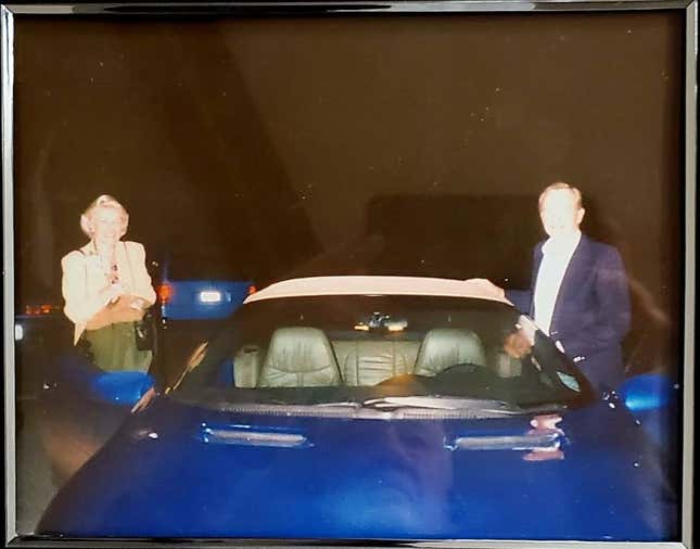 Bild für Artikel mit dem Titel: Ist dieser Chevy Camaro Z28 von 1995 für 250.000 US-Dollar ein außergewöhnlicher Deal?