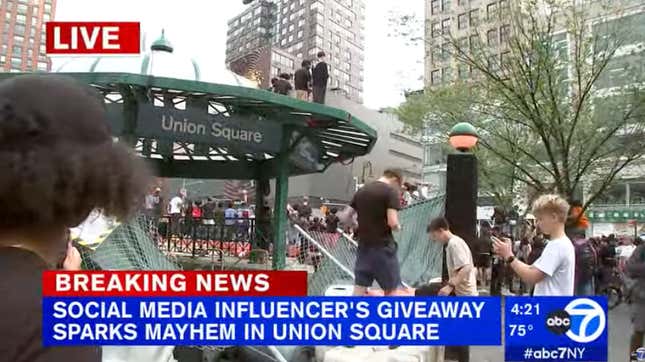 Image for article titled Twitch Star&#39;s NYC Event Devolves Into Chaos, Transforming Union Square Into Thunderdome
