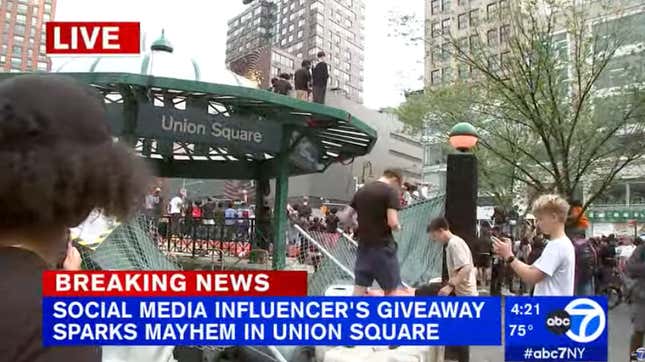 Image for article titled Twitch Star's NYC Event Devolves Into Chaos, Transforming Union Square Into Thunderdome