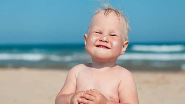 Image for article titled How to Get Sunscreen on Your Kid Without a Battle