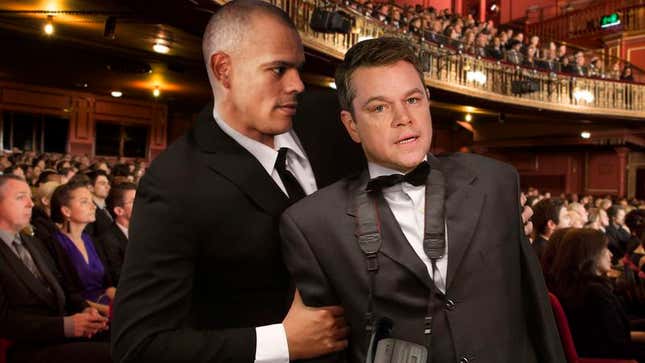 Image for article titled Dolby Theatre Usher Throws Out Matt Damon For Attempting To Film Oscars With Camcorder