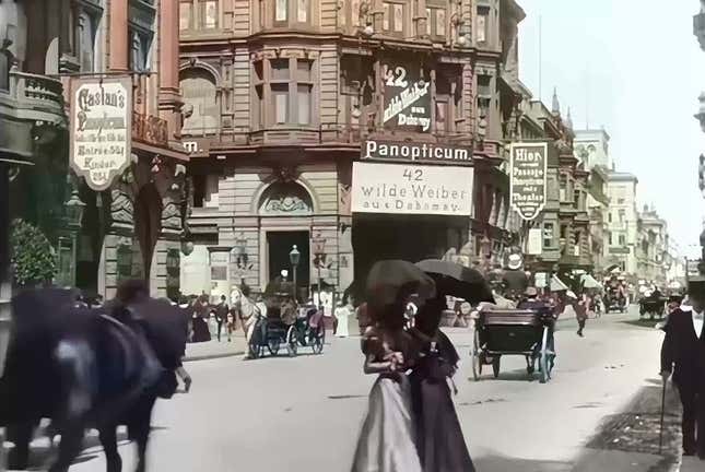 Imagen para el artículo titulado Un paseo a color y 4K por la calle más ajetreada de Berlín hace más de 120 años