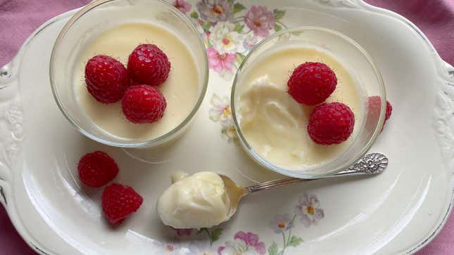 Image for article titled Make This Easy, Creamy Four-Ingredient Lemon Dessert