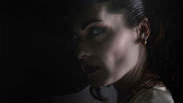 Lady Dimitrescu's Actor & Model Cosplaying As Lady Dimitrescu
