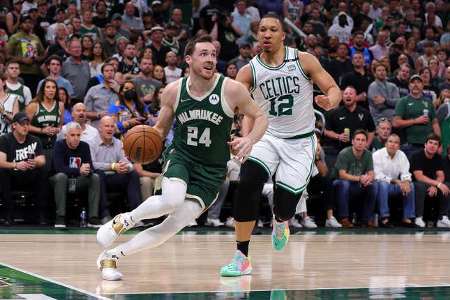 Pat Connaughton has to get it done for the Bucks in his Boston area homecoming.