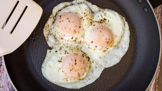 Image for article titled 5 Different Ways to Fry an Egg