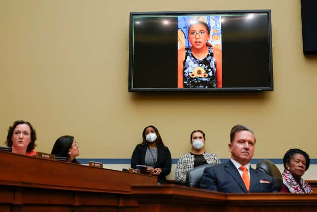 Image for article titled Shooting Survivors and Their Families Tearfully Testify Before Congress, Call for Assault Rifle Bans