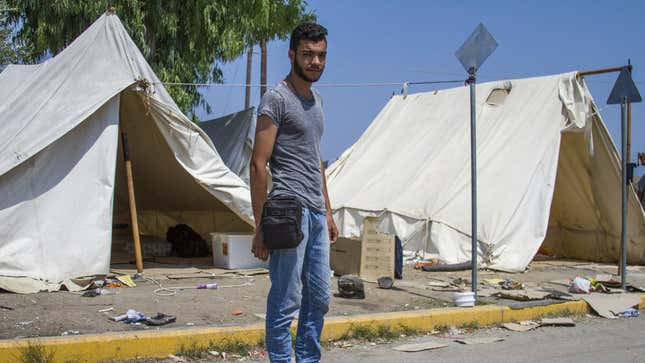 Image for article titled Photos: What Syrian refugees carry in their bags as they leave their lives behind