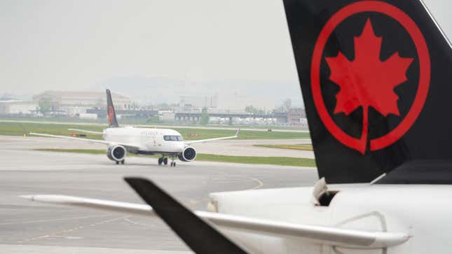 Image for article titled Air Canada &quot;Begged&quot; 25 Passengers to Get Off a Plane That Was Too Heavy to Take Off