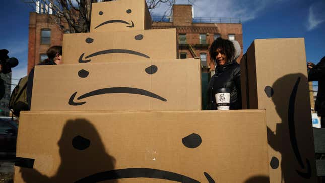 Image for article titled Nailed It: Amazon Becomes the First Company Ever to Lose $1 Trillion in Stock Value