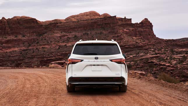 Image for article titled Toyota's All-New 2021 Toyota Sienna Is Now A Hybrid And Can Come With A Vacuum And Fridge