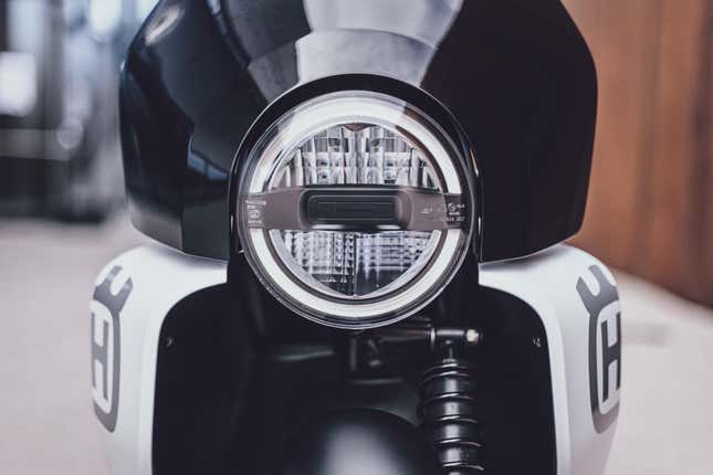 Image for article titled The Husqvarna Vektorr Is The Cute Concept Scooter The World Needs Right Now