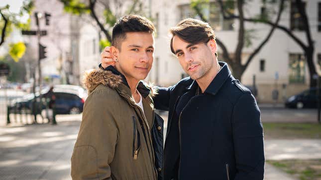 Image for article titled Worst Instagram Captions To Announce Your Engagement