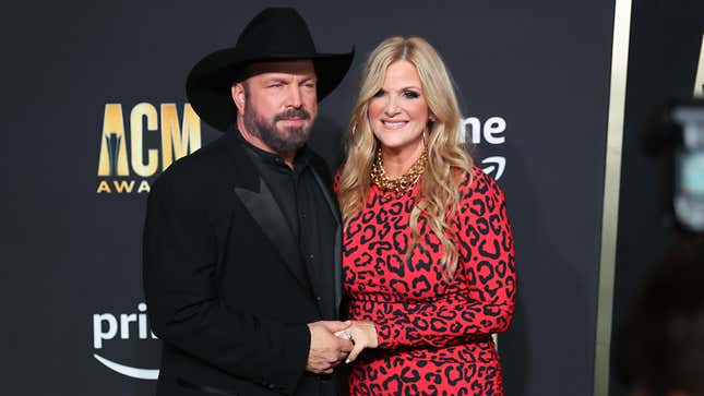 Image for article titled Garth Brooks Had a Lovely Response to Trisha Yearwood&#39;s Offer to Take His Last Name