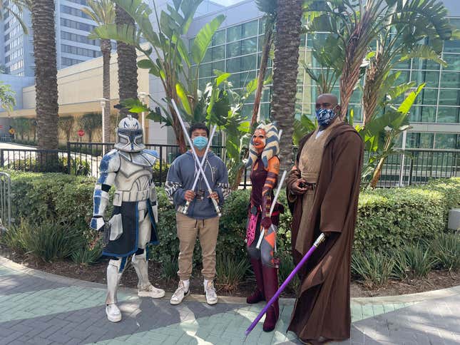 Image for article titled Here&#39;s Some of Star Wars Celebration 2022&#39;s Coolest Cosplay