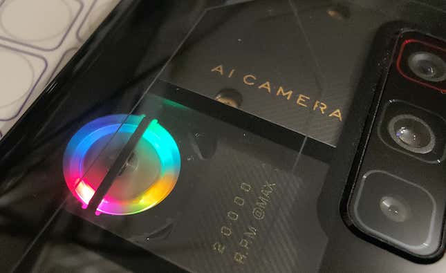 Imagen para el artículo titulado Probamos el RedMagic 6S Pro: un móvil de gama alta para juegos, pero de gama baja para fotos