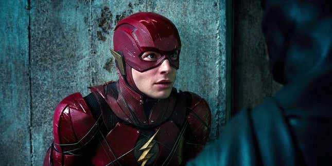 Imagen para el artículo titulado Warner estaría considerando 3 opciones para salvar The Flash, y una es cancelar la película