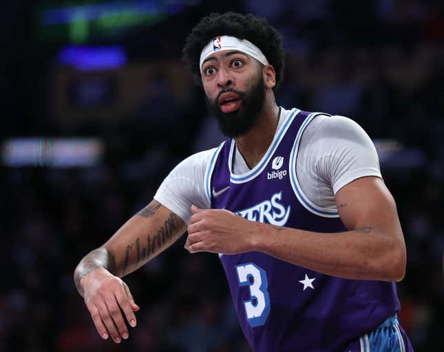 Image for article titled &#39;You Ain&#39;t Holding Up Your End of the Bargain&#39;: Charles Barkley Rips Anthony Davis for Lakers&#39; Struggles