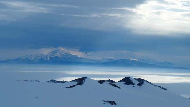 Imagen para el artículo titulado Nieva microplástico en la Antártida
