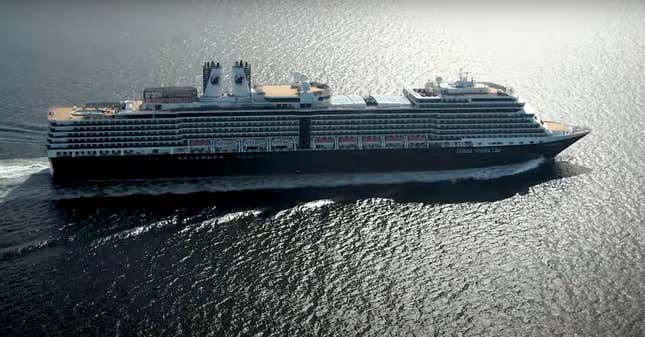 Image for article titled American Cruise Company Clears Out Massive 781-Foot Cruise Ship To House Ukrainian Refugees