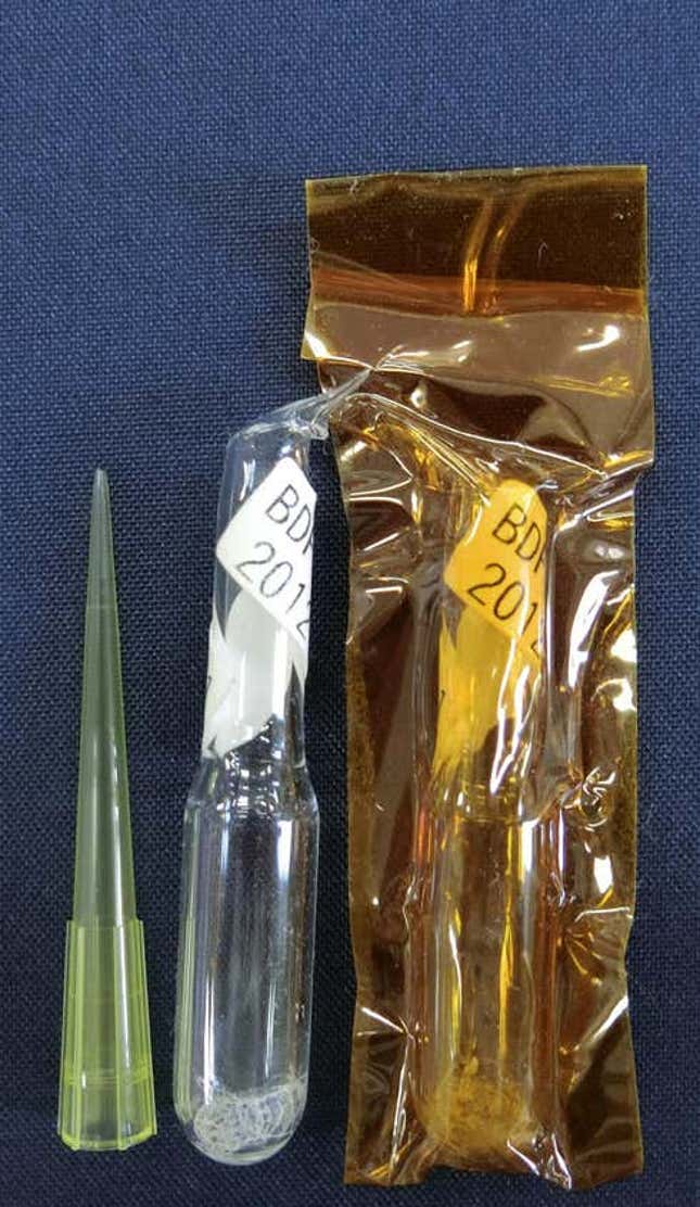 Los espermatozoides de ratón se liofilizaron en ampollas de vidrio y se conservaron en la ISS durante 5 años y 10 meses.