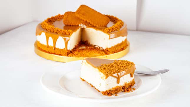 Image for article titled Your Cheesecakes Demand One of These Cookie Crusts