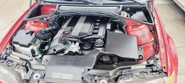 Image for article titled At $8,500, Could This Rebuilt-Title 2004 BMW 330i ZHP Build Any Confidence?