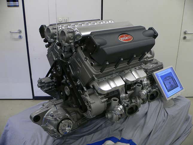 Motor de gasolina de un Bugatti Veyron. Wikimedia Commons