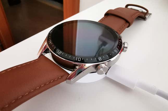 Imagen para el artículo titulado El Huawei Watch GT2 es un reloj deportivo que te enamorará si puedes vivir con su gran fallo de software