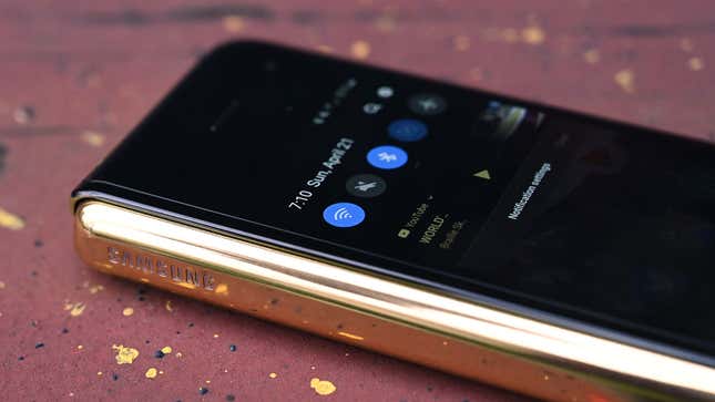 Image for article titled The Samsung Galaxy Fold Is a Flawed Start to Something Amazing