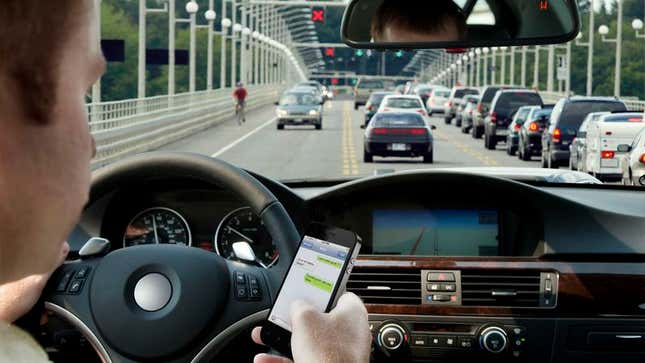 Image for article titled Report: Texting While Driving Okay If You Look Up Every Couple Seconds