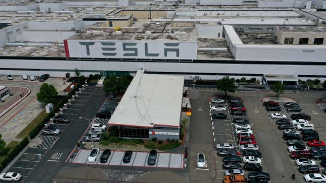 Image for article titled Tesla Sure Looks Like It&#39;s Gonna Pull This Off For Now