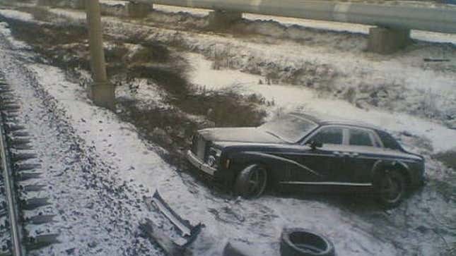 Imagen para el artículo titulado En este campo hay una flota de Ferraris abandonados desde hace una década, y no es un caso único