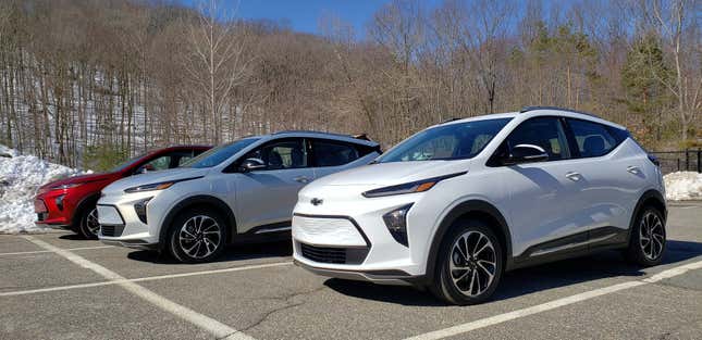 Image for article titled The 2022 Chevy Bolt EUV Is Inexpensive And Spacious, But It Lacks AWD, Proper Fast Charging
