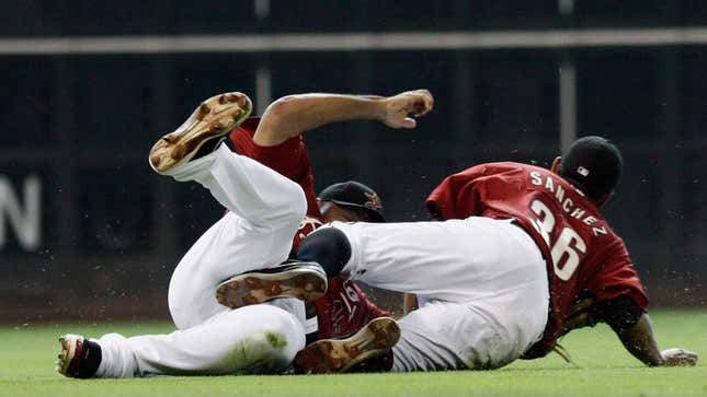 Image for article titled Texting-While-Fielding Causes Record Number Of Outfield Collisions