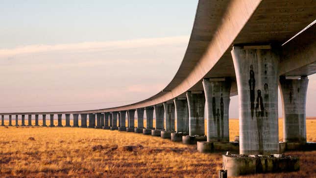 Image for article titled Congress Passes Bill To Build New 35-Mile Overpass Capable Of Housing Millions Of Evicted Americans