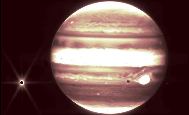 Imagen para el artículo titulado Que no te engañen las apariencias: las imágenes de Júpiter que ha tomado el James Webb son todo una prueba de su potencial