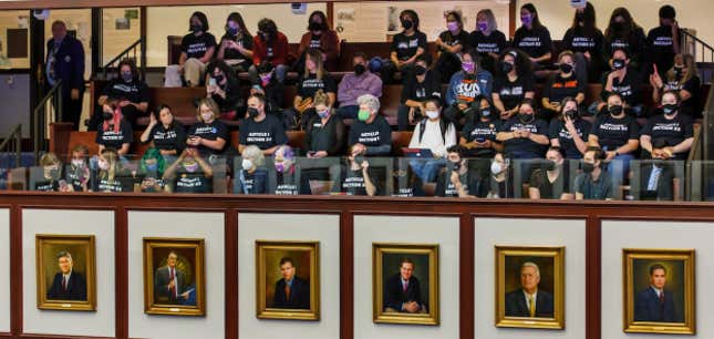 Florida activists fill the House gallery, wearing shirts bearing the state constitution’s privacy clause — Article I, Section 23. Credit: Colin Hackley, 2022