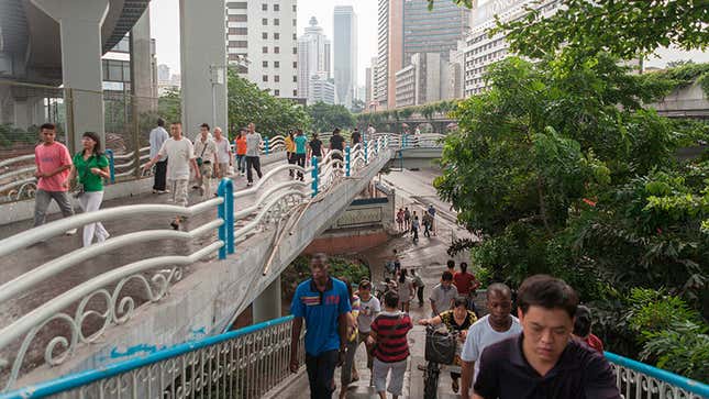 Image for article titled Portraits of Africans in Guangzhou capture China’s shrinking “Chocolate City”