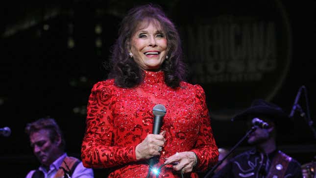 Loretta Lynn performing