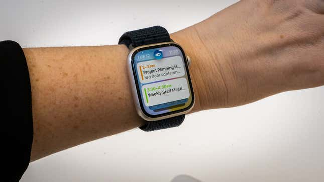 WatchOS 10 allows users to control their new Smart Stack on WatchOS 10 using the Double Tap gesture.