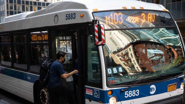 Image for article titled New York's MTA Is Trying Digital Mirrors on Buses to Help Stop Hitting Things