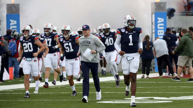 Auburn decide to keep head football coach Bryan Harsin