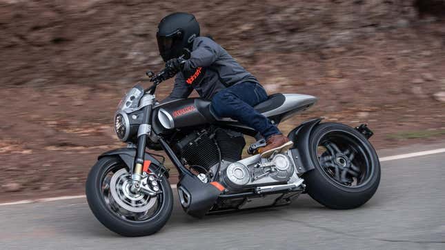The 1s merges a huge American v-twin with lightweight aluminum and carbon fiber for a much sportier riding experience.