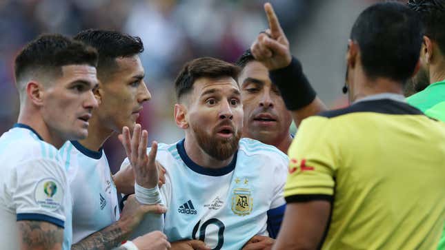 Image for article titled Overeager Ref Sends Messi Off For Not Retaliating Against Chile&#39;s Gary Medel