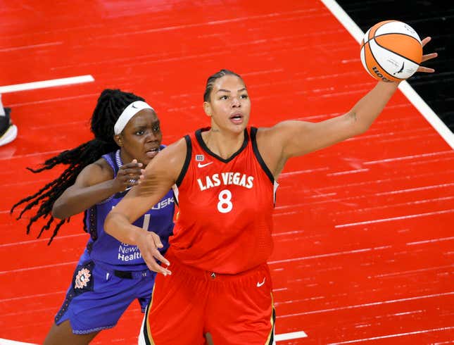 Image for article titled WNBA Star Liz Cambage Withdraws From Tokyo Olympics to Focus on Mental Health