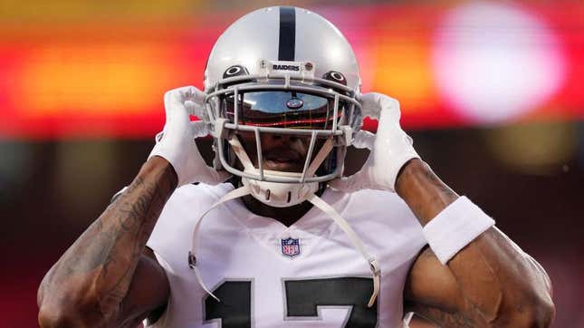 Image for article titled Oh Man, Raiders Wide Receiver Davante Adams Is in Trouble After Shoving Cameraman [UPDATED]